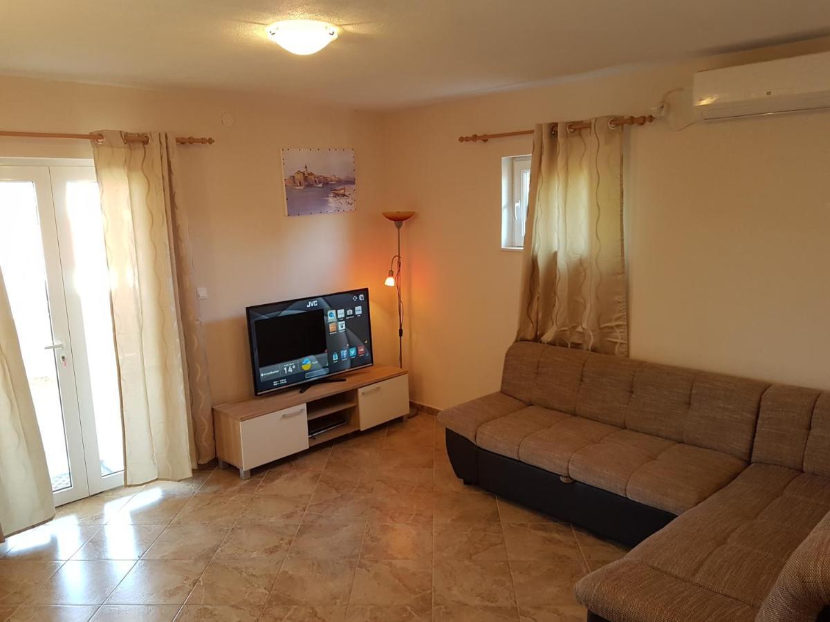 Family Friendly Seaside Apartments Kanica, Rogoznica - 12895 Extérieur photo